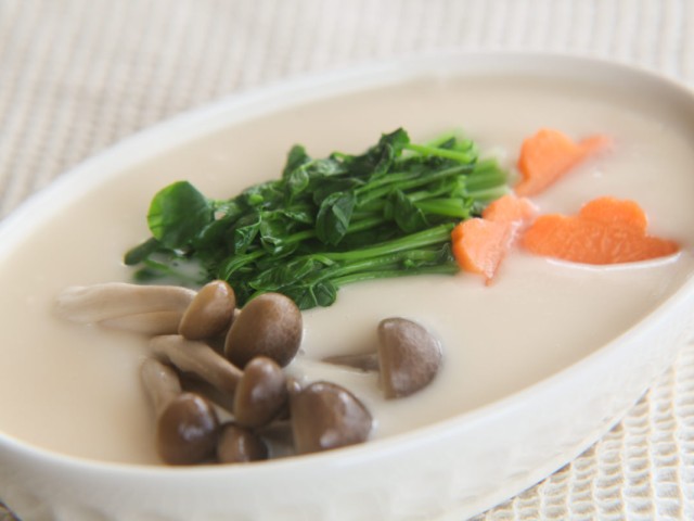 豆苗のホワイトソース煮