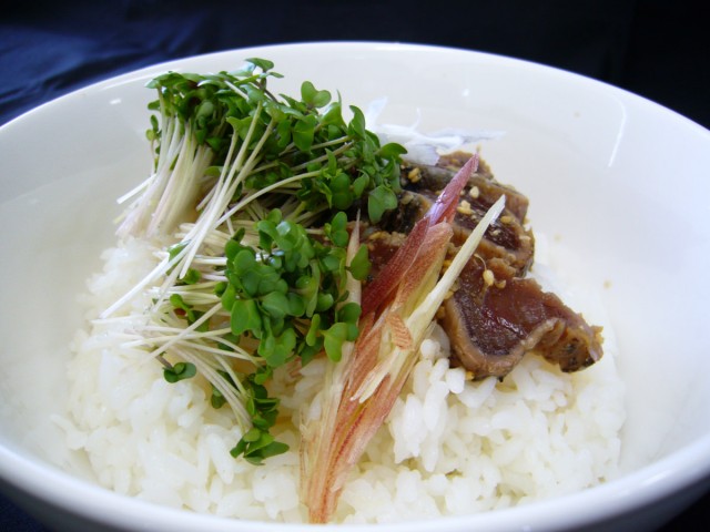 ブロッコリーの新芽 かつお丼