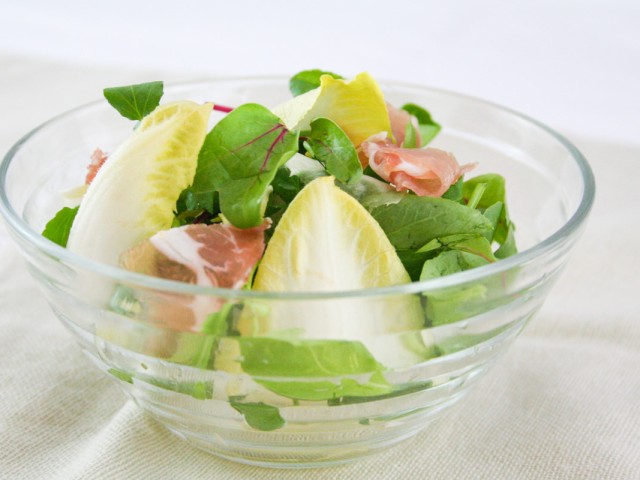 チコリとベビーリーフのサラダ