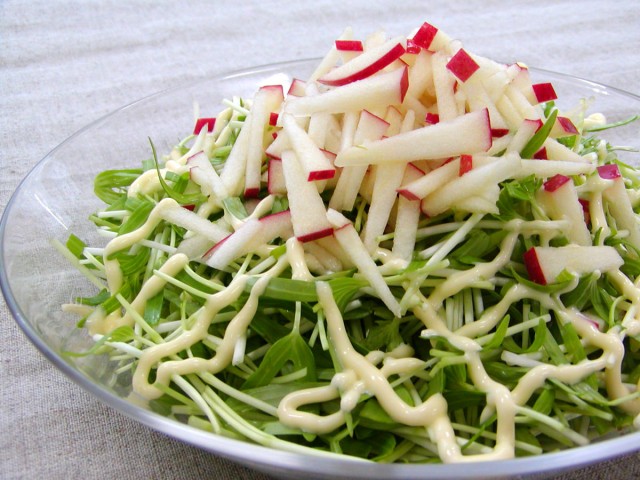 空心菜の新芽 りんごサラダ