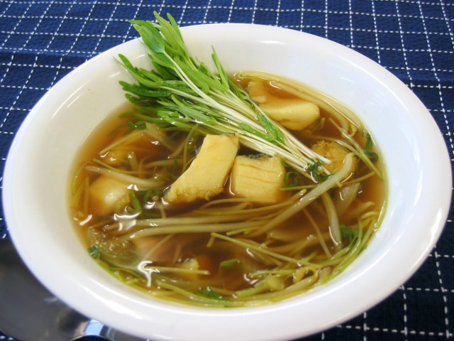 空心菜の新芽とタラのカレースープ
