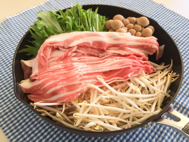 フライパン1つで豚バラもやし蒸し