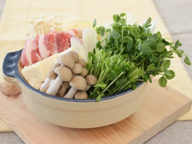 豆苗と豚肉で一人鍋
