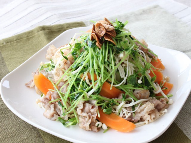 豆苗とお肉のササっとめんつゆ炒め