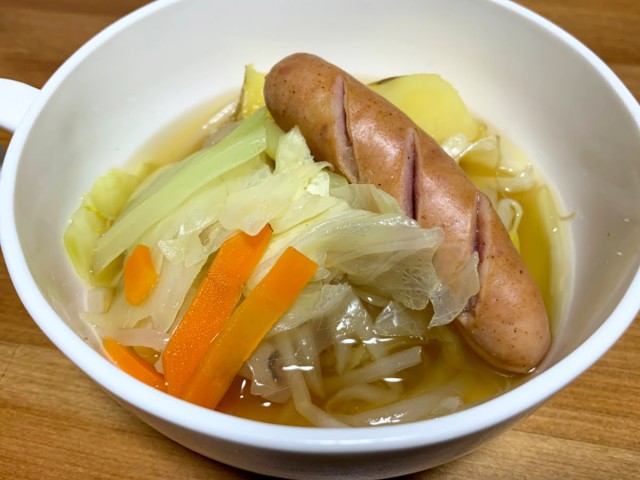 野菜たっぷりコンソメスープ