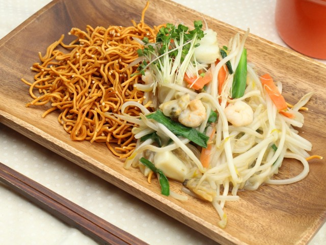 ザクザクベビースター麺と とろっと海鮮あんかけ